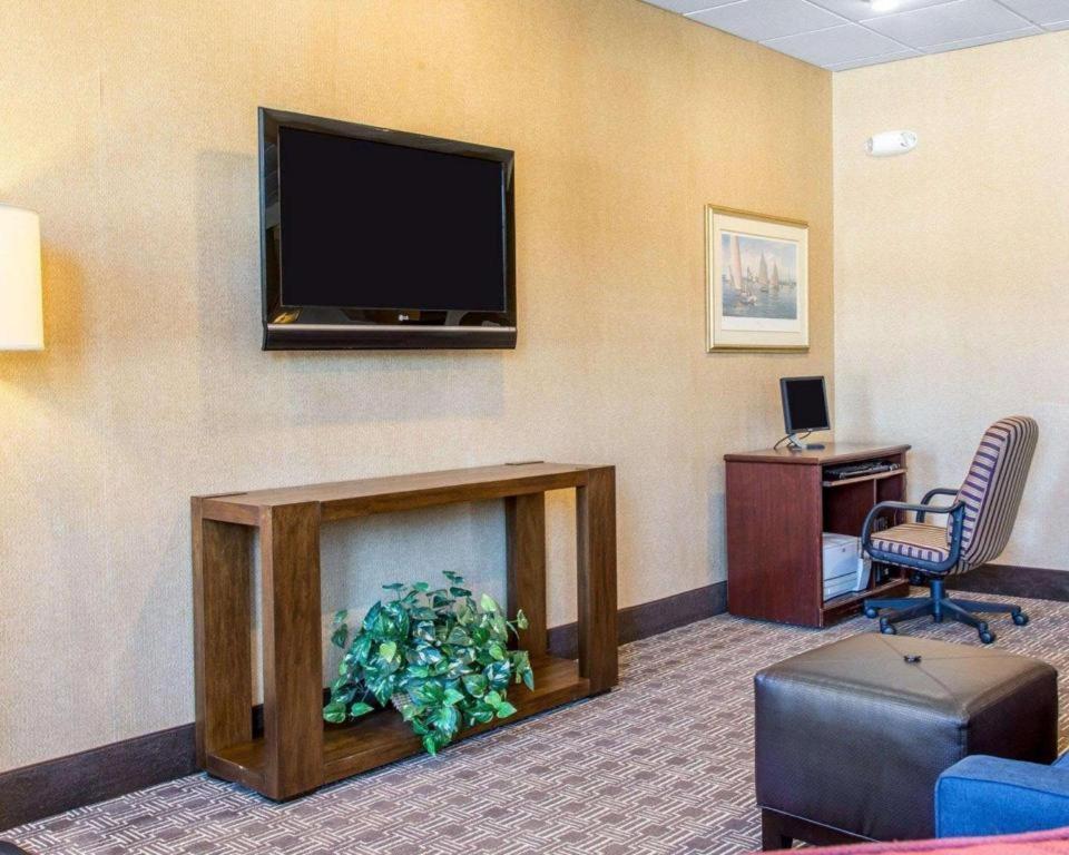 Quality Inn Mystic-Groton Buitenkant foto