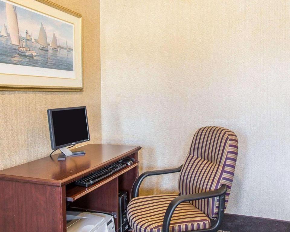 Quality Inn Mystic-Groton Buitenkant foto