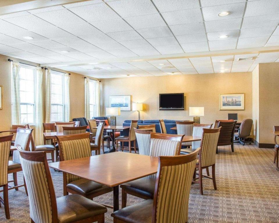 Quality Inn Mystic-Groton Buitenkant foto